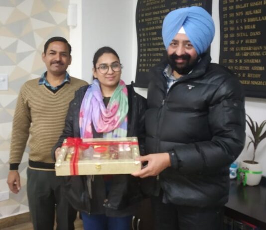 ਐਸ.ਐਸ.ਪੀ ਦਫਤਰ ਪਟਿਆਲਾ ਵਿਖੇ ਤਾਇਨਾਤ ਦਰਜਾ ਚਾਰ ਕਰਮਚਾਰੀ ਦੀ ਲੜਕੀ ਬਣੀ ਸੀ.ਏ