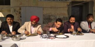 ਗਰੀਬਾਂ ਤੇ ਲੋੜਵੰਦਾਂ ਦੀ ਸੇਵਾ ਰੱਬ ਦੀ ਸੇਵਾ ਦੇ ਬਰਾਬਰ: ਘਨਸ਼ਿਆਮ ਥੋਰੀ