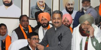 ਕੈਬਨਿਟ ਮੰਤਰੀ ਸਿੰਗਲਾ ਦੀ ਹਾਜ਼ਰੀ ਵਿੱਚ ਚੇਅਰਮੈਨ ਅਤੇ ਵਾਈਸ ਚੇਅਰਮੈਨ ਨੇ ਅਹੁਦਾ ਸੰਭਾਲਿਆ
