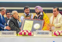 Capt Amarinder conferred with 10th Bhartiya Chhatra Sansad ideal chief minister award