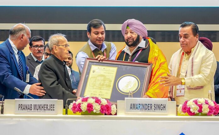 Capt Amarinder conferred with 10th Bhartiya Chhatra Sansad ideal chief minister award