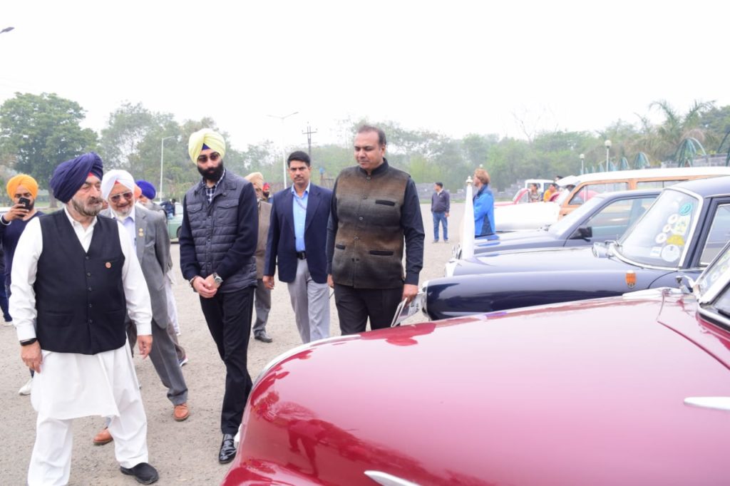 Nirvan Singh flags off vintage car rally as part of Patiala Heritage Festival