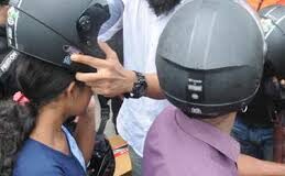 Challan gift-free helmets were given to violators by Haryana transport department-photo courtesy-internet