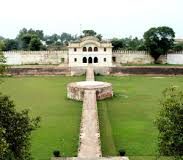 Craftsman to build mini India at Aam khas bagh in the maiden Sirhind craft mela-Photo courtesy-Internet