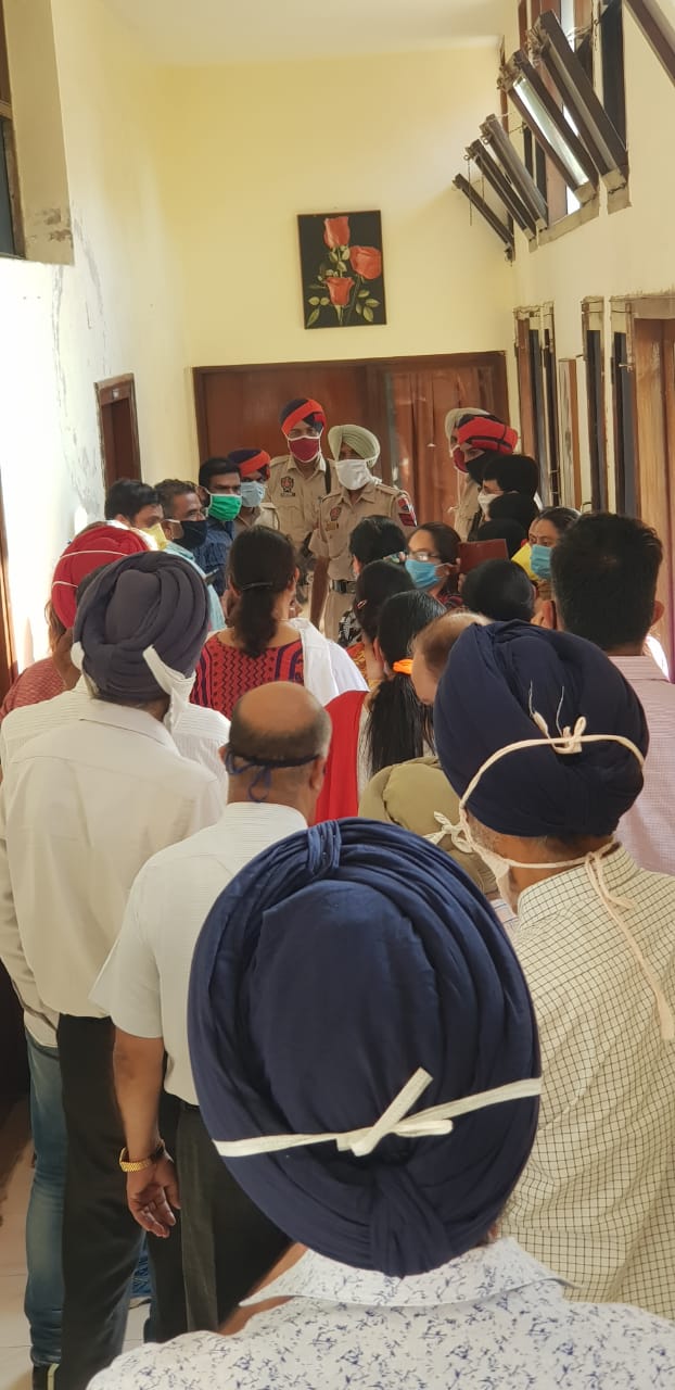 PSPCL officers not in a mood to renounce;demanded FIR against Bathinda district administration officials