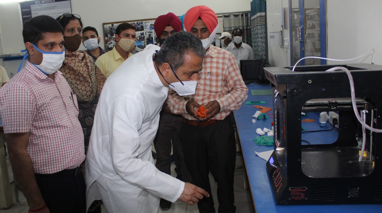 Reopening of schools-Vijay Inder Singla assess ground reality ;visited govt schools