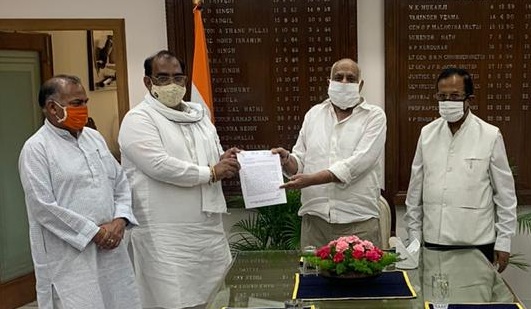Punjab BJP delegation met Punjab Governor; submit a memorandum