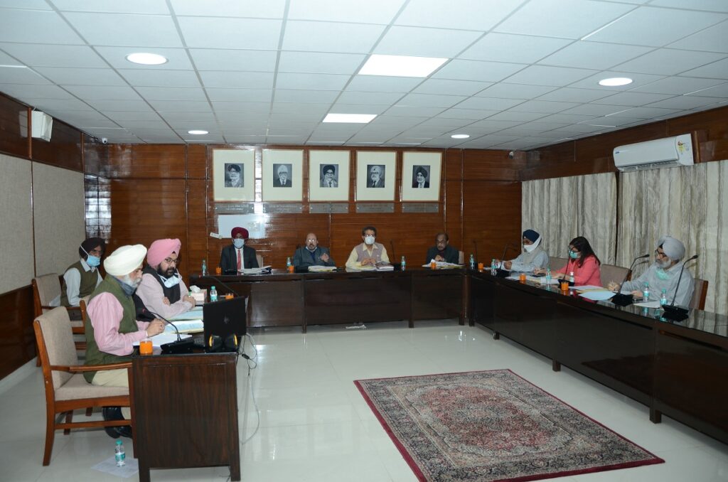 Syndicate meeting held at Guru Nanak Dev University