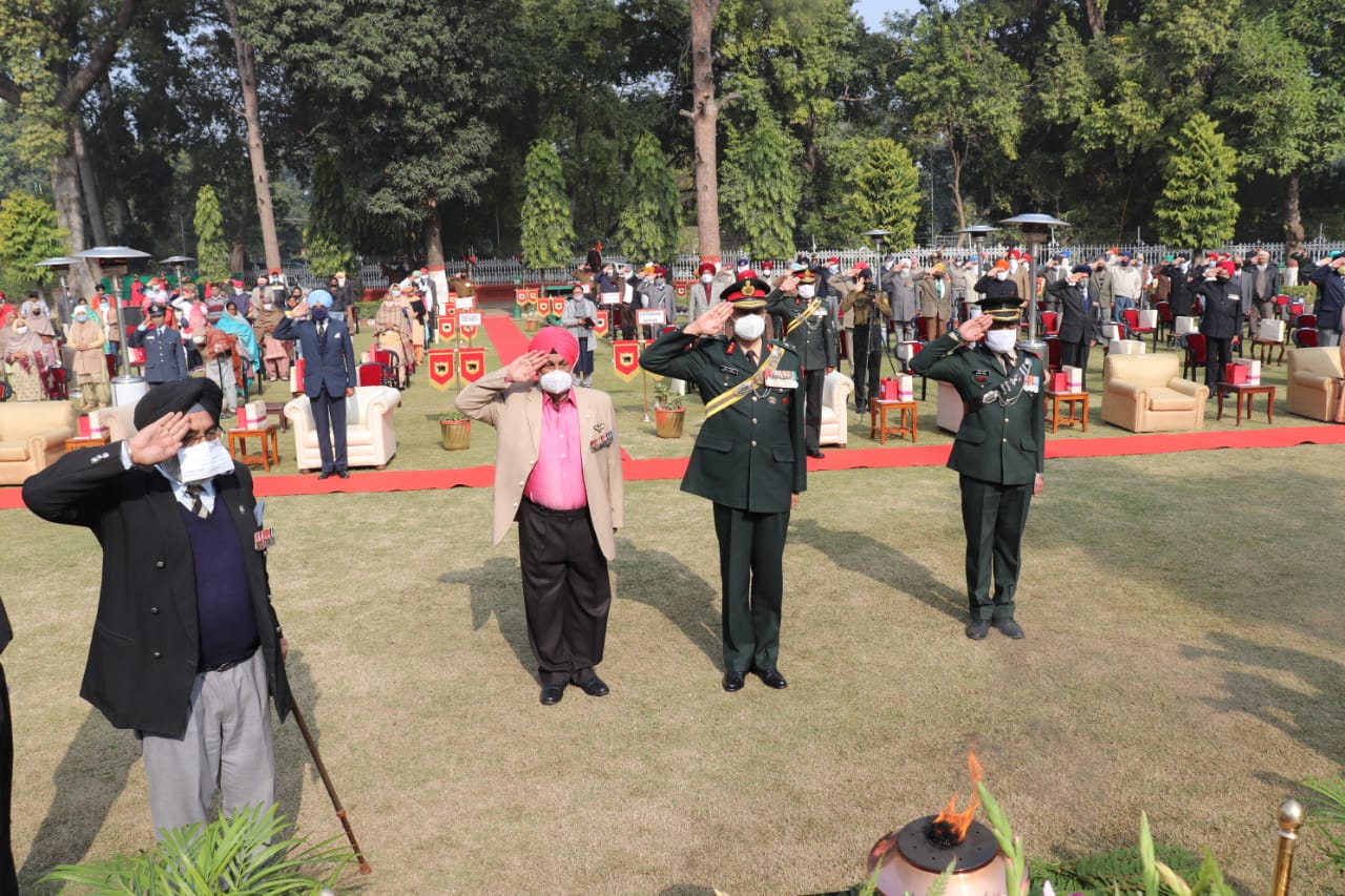 1971 war veterans and veer naris from Patiala were felicitated by Indian army