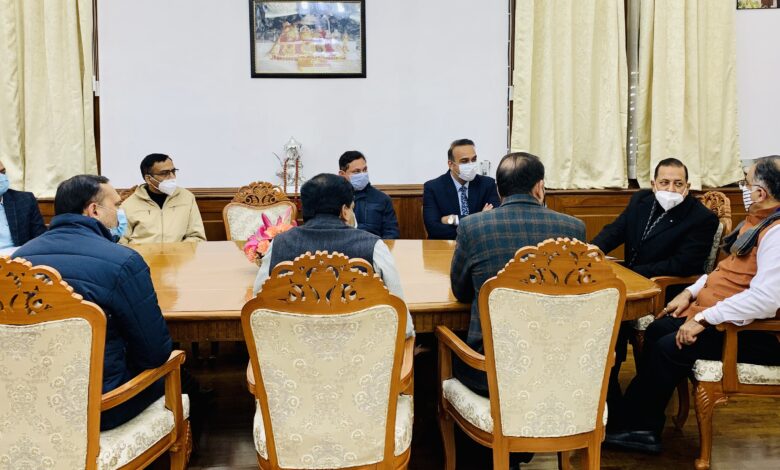PCS officer’s delegation met Union minster; expedite their induction into IAS