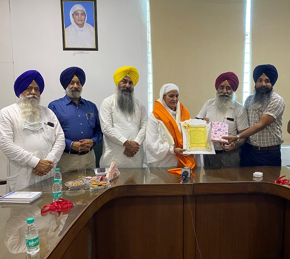 SGPC President released the book 'Sri Guru Tegh Bahadur Ji’ at World University