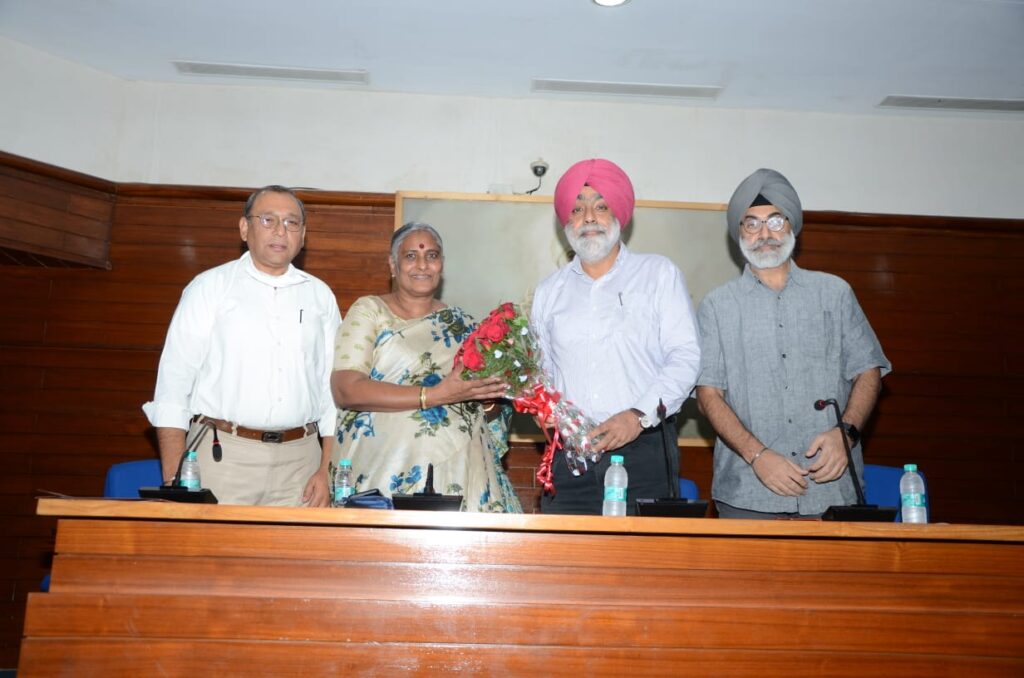 NAAC Advisor addressed the faculty of Guru Nanak Dev University