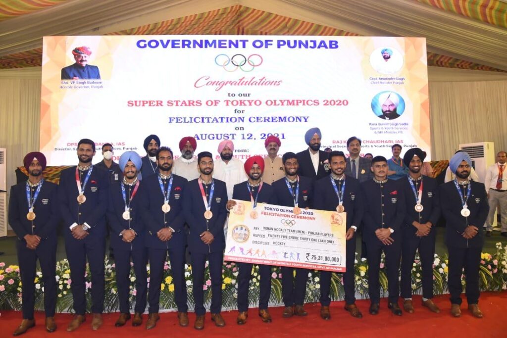 Punjab CM pats men’s hockey team for regaining India’s lost glory in hockey