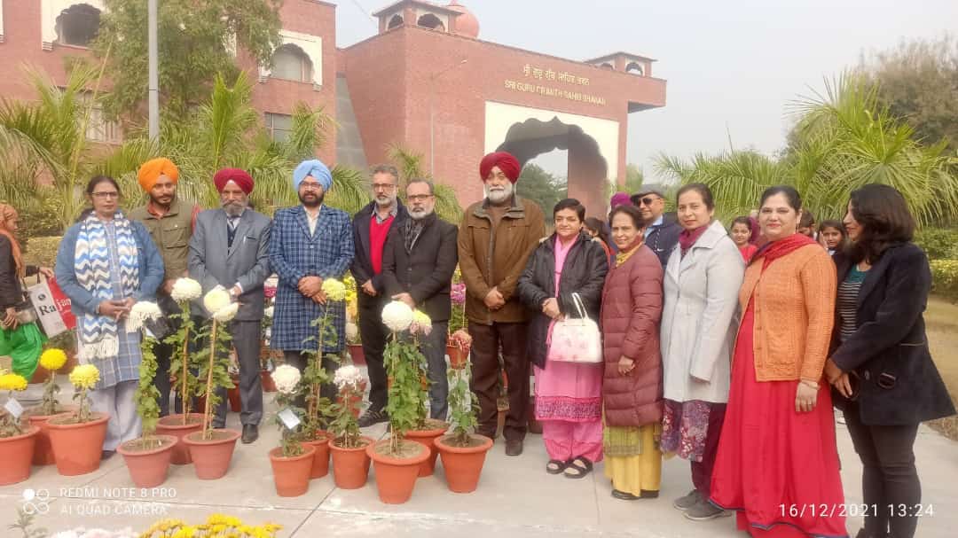 Love of nature is most important for life; GNDU VC inaugurated Bhai Vir Singh Flower Festival