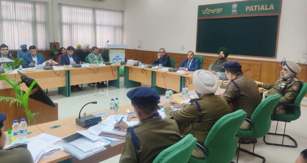 Divisional Commissioner Chander Gaind holds coordination meeting with Haryana civil & police officers