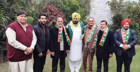 Patiala’s first mayor left SAD joins congress; eyeing party ticket