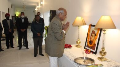 Guv Banwarilal Purohit pays tributes to Netaji on his 125th Birth Anniversary