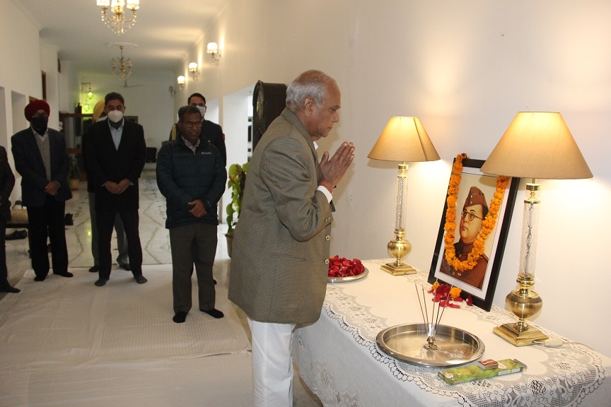 Guv Banwarilal Purohit pays tributes to Netaji on his 125th Birth Anniversary