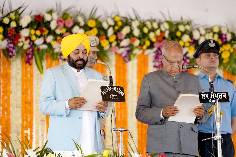 Bhagwant Mann sworn in as 28th CM of Punjab; Governor administers oath