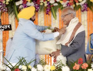 Bhagwant Mann sworn in as 28th CM of Punjab; Governor administers oath 