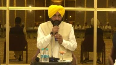 Former secy appeals to Bhagwant Mann to form federal front to contain onslaught on federalism