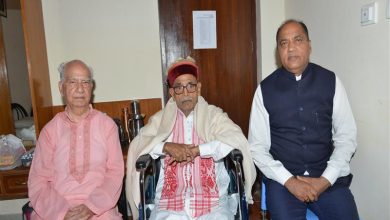 CM Calls on former Chief Minister Shanta Kumar