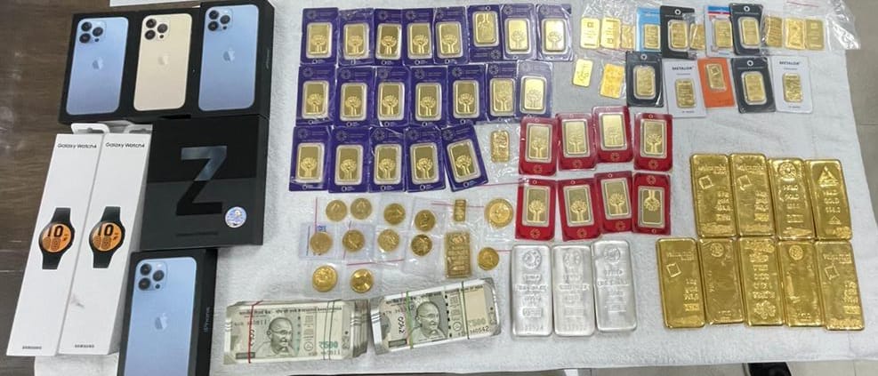 Vigilance bureau recovers huge gold, silver, four iphones from Punjab IAS officer residence
