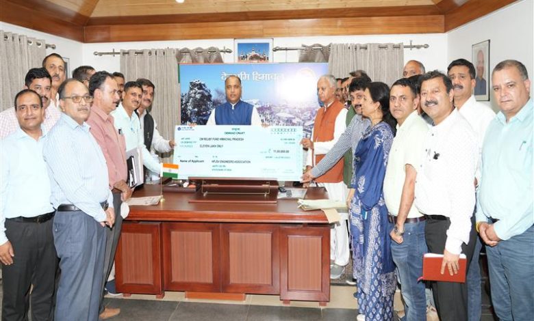 CM presented with cheque of Rs. 11 lakh towards CM Relief Fund
