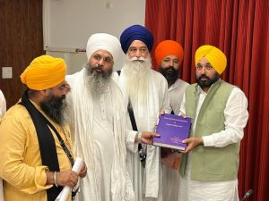 Bargari Sacrilege cases’ report handed over to Sikh leaders by CM