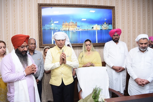 Aman Arora assumes charge as minister in the presence of cabinet colleagues, family members