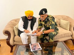 CM asks BSF to enhance vigil at border for checking cross border smuggling of arms and drugs