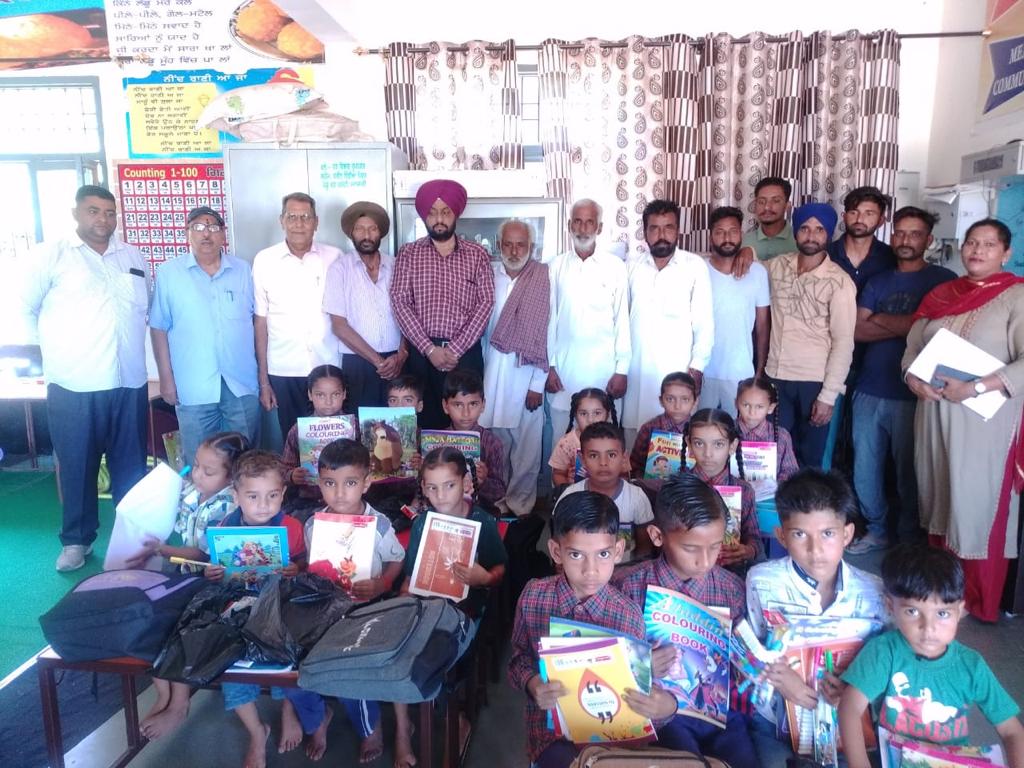 Bharat Sevak Samaj distributes stationery to students on its foundation day