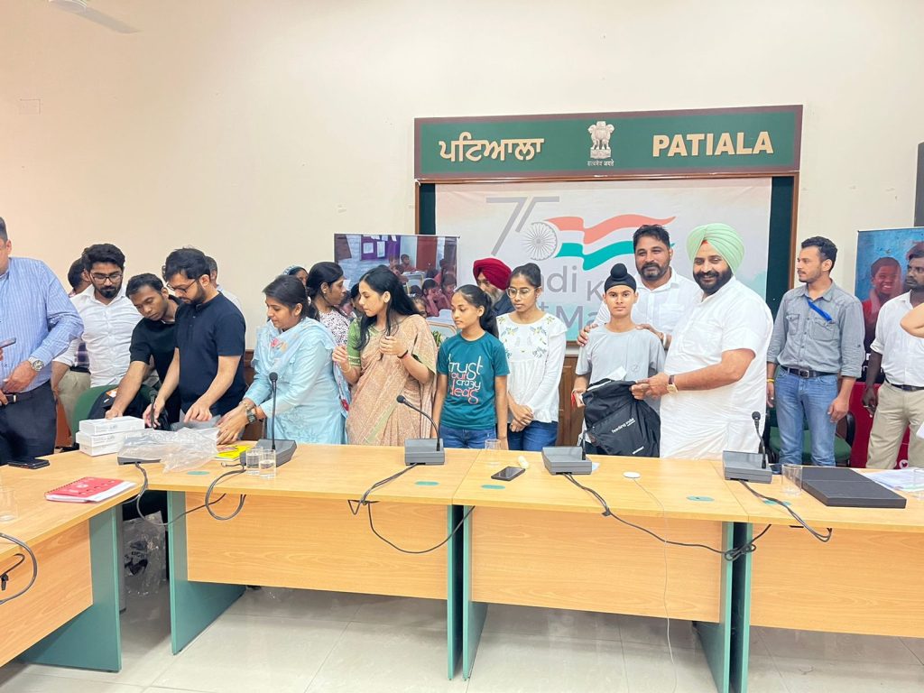 Patiala district administration in association with Zomato provides tablets, ration, and stationery to Covid 19 orphans 