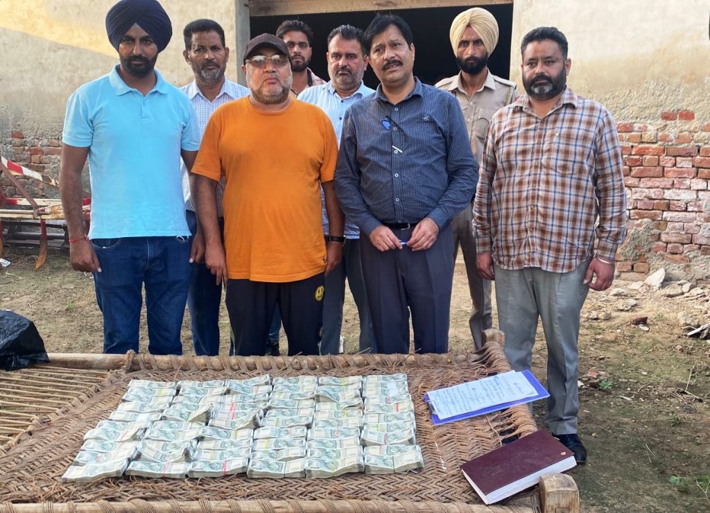 Vigilance Bureau recovers Rs.30 lakh from dismissed Inspector out of Rs 86 lakh confiscated from taxi driver