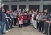 Cong workers distributes sweets on party’s victory in Himachal Pradesh