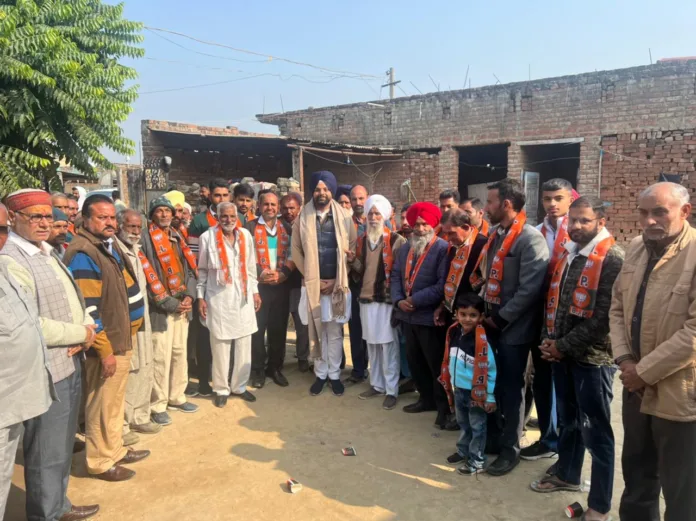 Dozens of families and youths of Nurpur Bedi area join BJP in the presence of senior leader Ajayvir Singh Lalpura