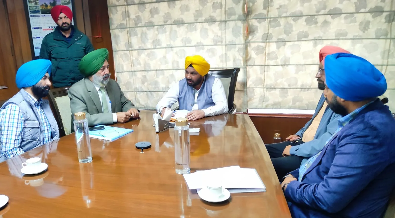 Delegation of Punjab marriage palace and resorts association met minister ETO; raised their demands