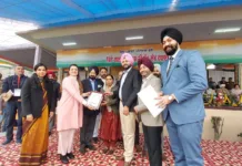 Young Progressive Sikh Forum office-bearers honoured by cabinet minister on Republic Day