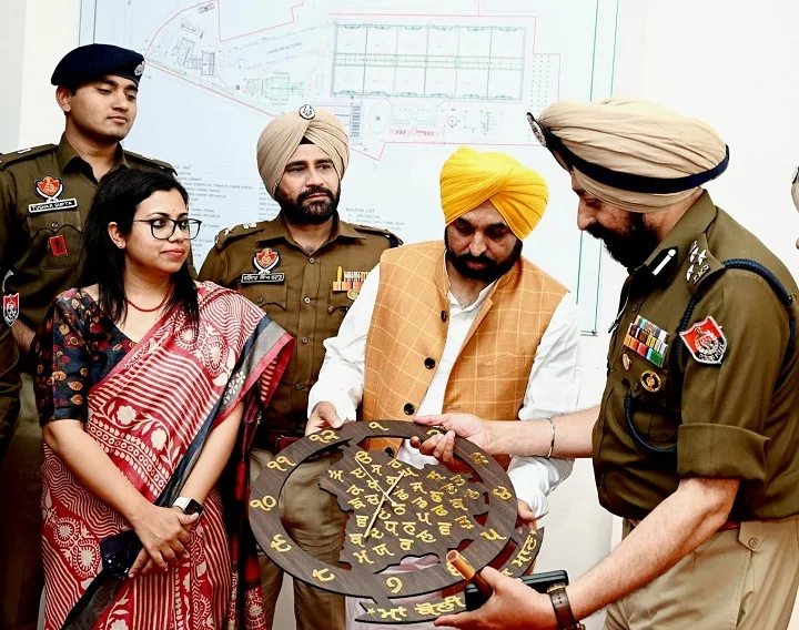 Unique initiative by Ludhiana Police on the eve of International Mother Language Day 2023