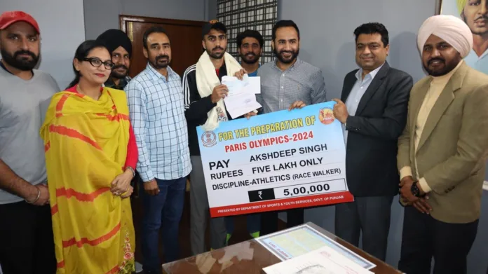 India’s medal hope in Olympics Akashdeep Singh get Rs 5 lacs cheque from Punjab sports minister