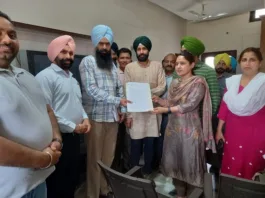 ਬੇਨੜਾ ਕਾਲਜ ਅਧਿਆਪਕਾਂ ਅਤੇ ਕਰਮਚਾਰੀਆਂ ਨੇ ਪੰਜਾਬੀ ਯੂਨੀਵਰਸਿਟੀ ਨੂੰ 400 ਕਰੋੜ ਰੁਪਏ ਦੀ ਗ੍ਰਾਂਟ ਬਜ਼ਟ ਵਿੱਚ ਰੱਖਣ ਲਈ ਦਿੱਤਾ ਮੰਗ ਪੱਤਰ