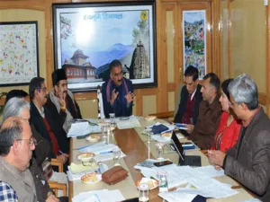 Settle all land compensation cases, CM to district administration; accelerate work on four lane projects
