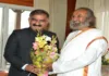 Chief Minister met Sri Sri Ravi Shankar