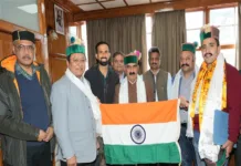 Everester Amit Negi calls on CM