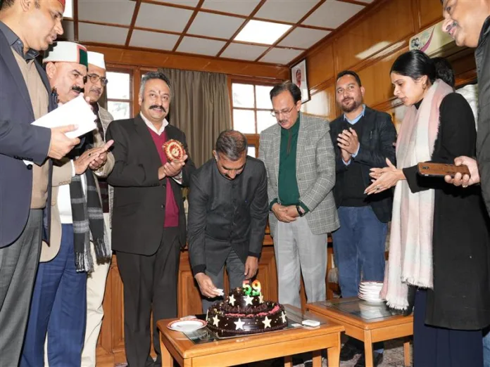 I&PR Department Greets CM on eve of his Birthday