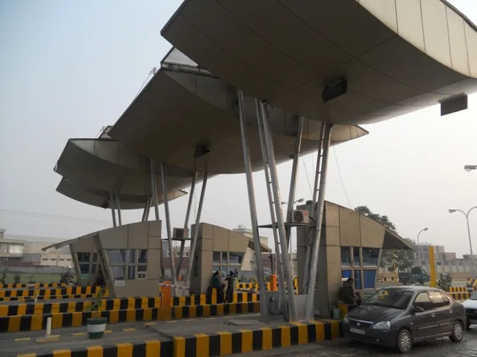 Now, CM another gift to Patialavies “toll free road” -Photo courtesy-Rohan Rajdeep Tolls
