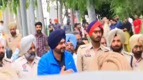 Sidhu walked out of jail; lambasted on centre ,state govt in his own style- photo courtesy-NDTV.com
