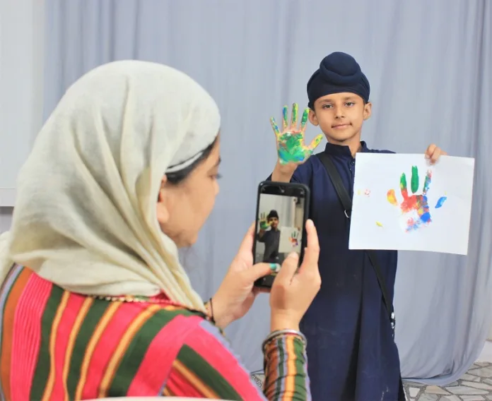 Akal Academy's Record-Breaking Hand Impression Campaign Fights Drug Abuse
