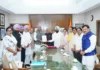 Delegation of turncoat leaders met Punjab Governor