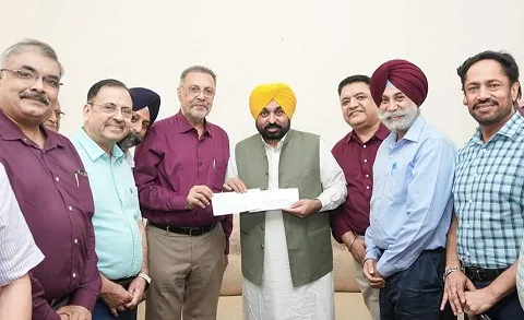 IMA Punjab contributed towards CM’s Relief Fund; already extending medical helps to flood affected families 